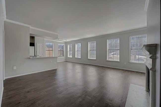 Building Photo - The Metro Apartments