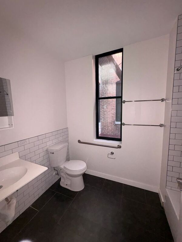 Foto del edificio - 2527 St Paul St