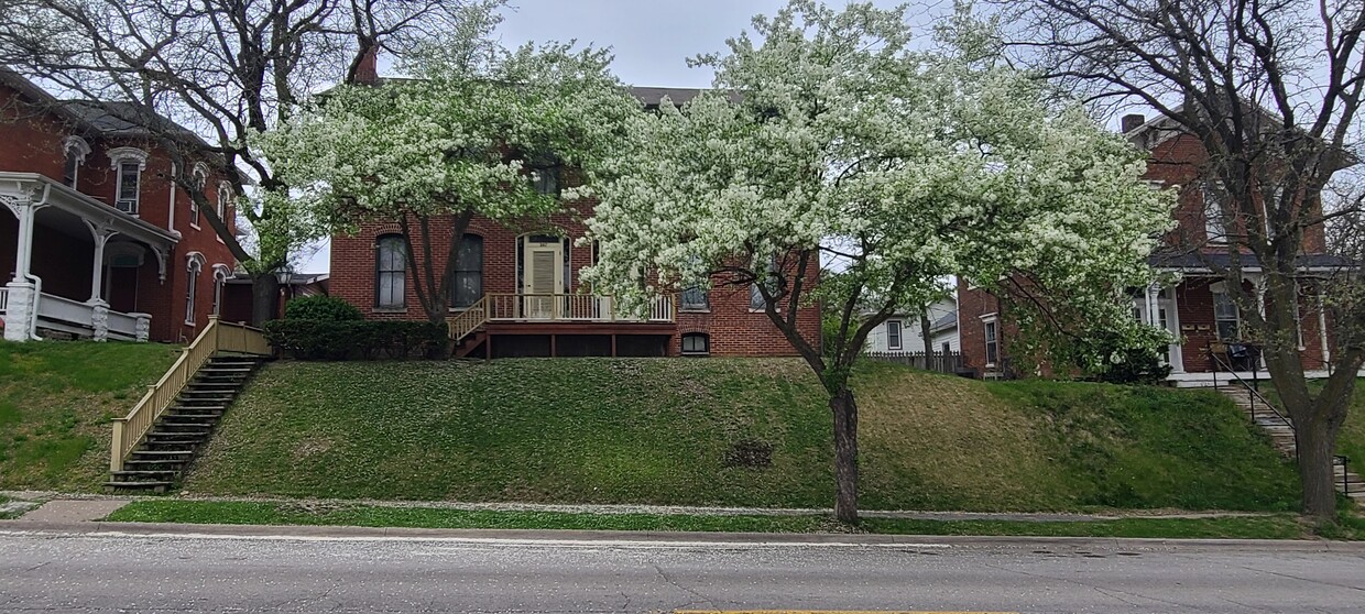Primary Photo - 207 W 3rd St