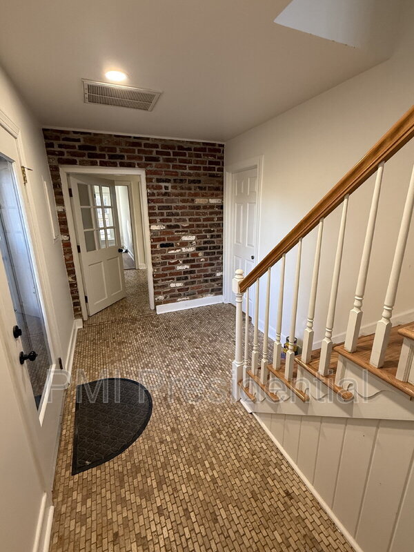 Building Photo - 15900 Beach Rd