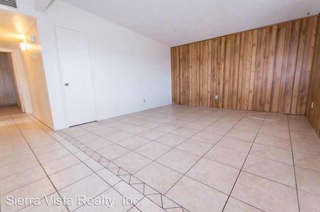 Foto del edificio - 3 br, 1.5 bath House - 280 W Busby Dr