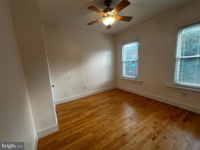 Building Photo - 315 N Holly St