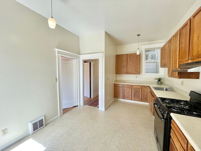 Foto del edificio - 927-929-929 Lincoln Wy