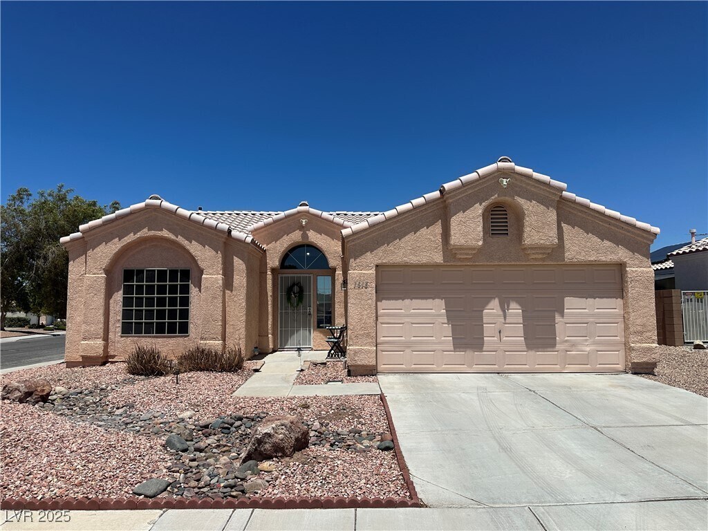 Primary Photo - 1616 Watercreek Dr