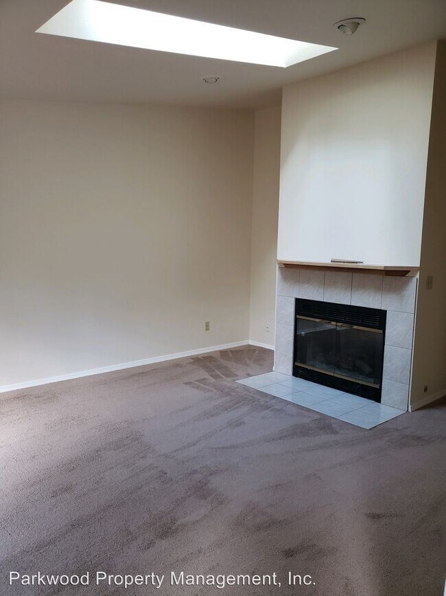 726728728 Roe St, Steilacoom, WA 98388 Room for Rent in Steilacoom