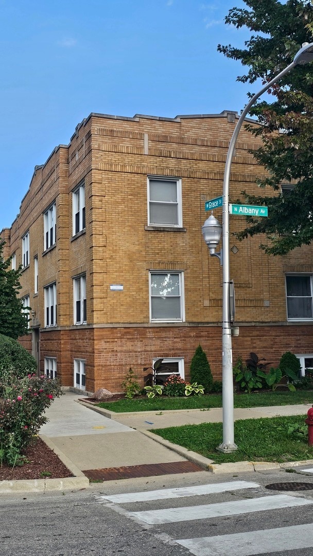 Building Photo - 3057 W Grace St