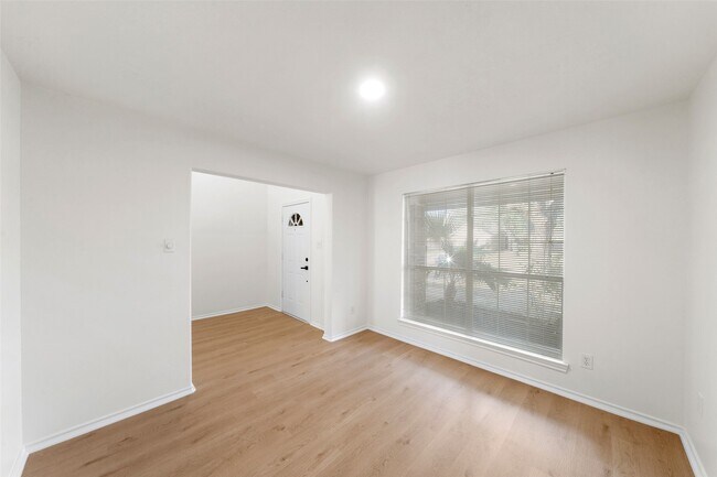 Foto del edificio - 6734 Atasca Creek Dr