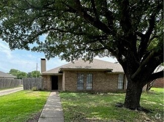 Building Photo - 2514 Duke Cir