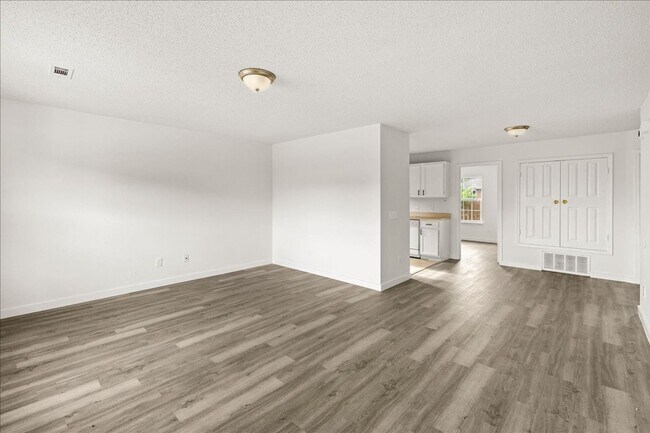 Building Photo - 3406 SW Landau Ct