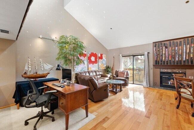 Building Photo - 20647 Celeste Cir