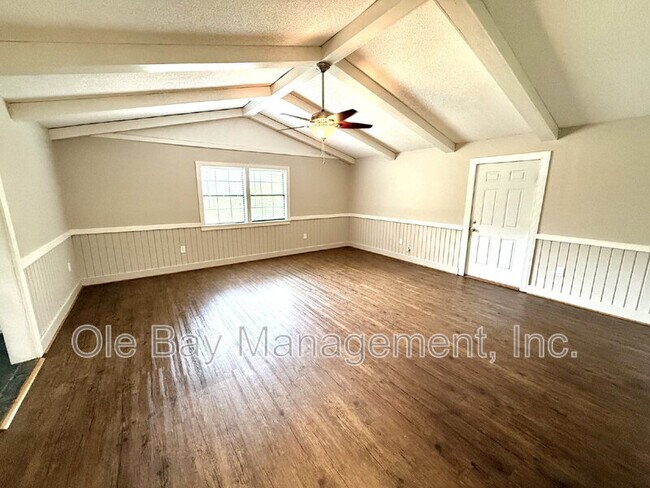 Foto del edificio - 9345 Spice Pond Rd Ext