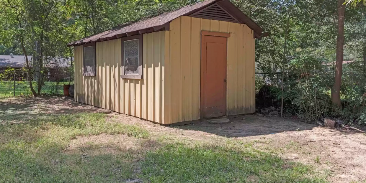 Primary Photo - Beautiful home in West Shreveport