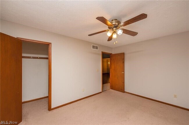 Foto del edificio - 28310 Center Ridge Rd