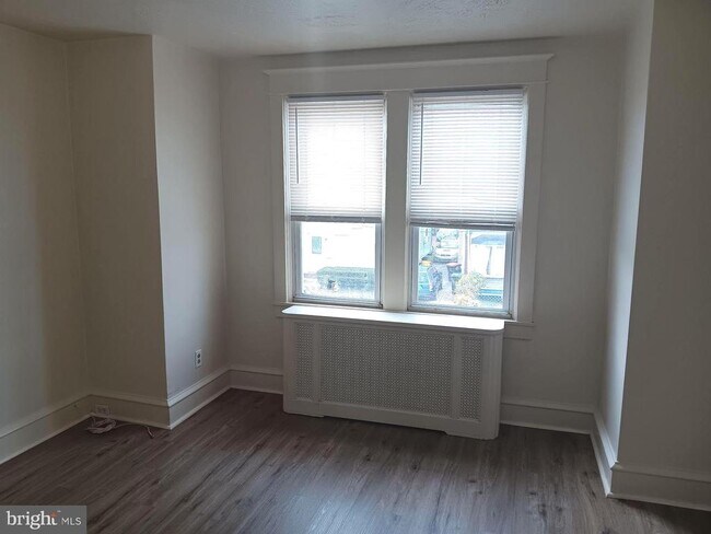 Foto del edificio - 2309 Upland St