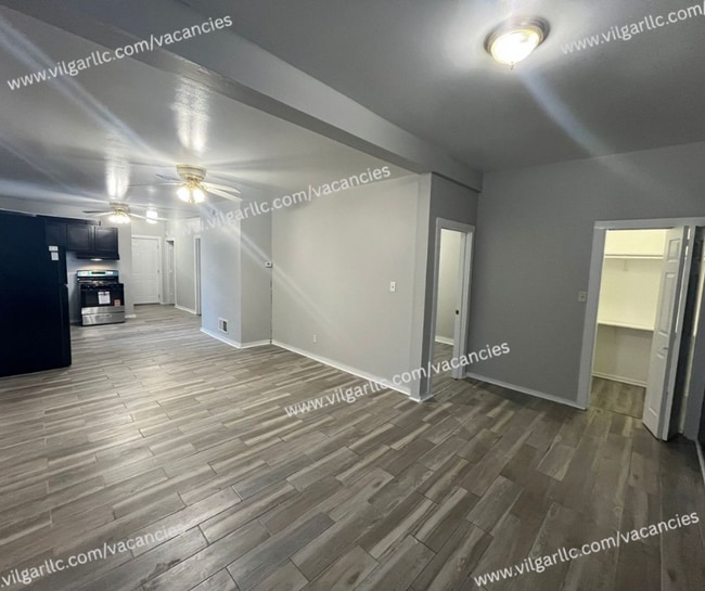 Building Photo - 3910 Deodar St