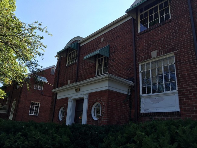 Foto del edificio - 2255 Sherwood Ave