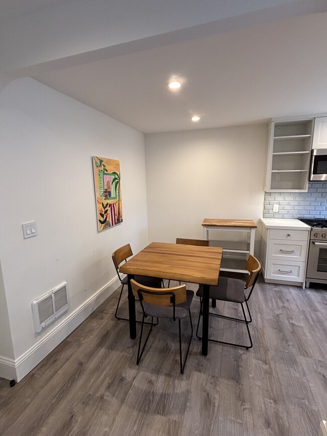 Building Photo - 3526 Divisadero St