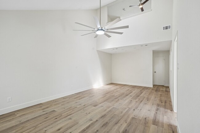 Building Photo - 2861 Panagard Dr