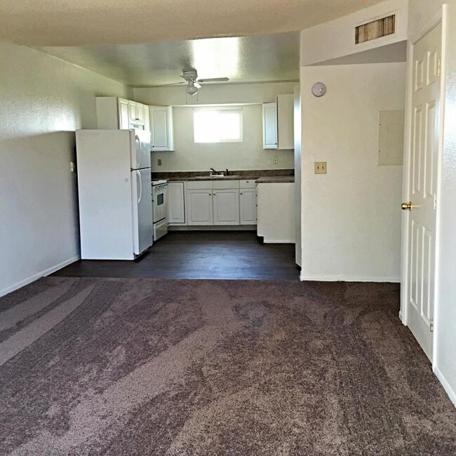 Foto del interior - 706 W 11th St