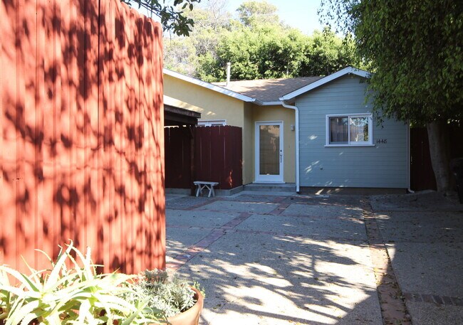 Foto del edificio - Prime Mid-City--Adorable Private Back Hous...