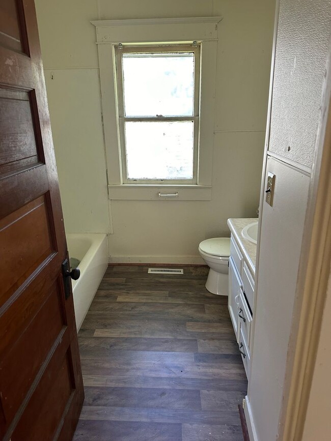 Foto del edificio - 2+ BEDROOM  1 BATHROOM HOUSE COMING SOON