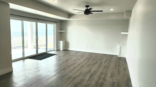 Foto del edificio - 616 S Miller Ave