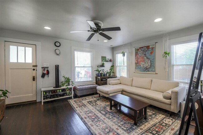 Building Photo - 3111 Robinson Ave