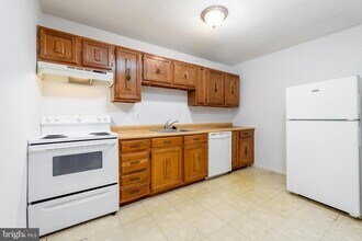 Building Photo - 2120 Bellemead Ave