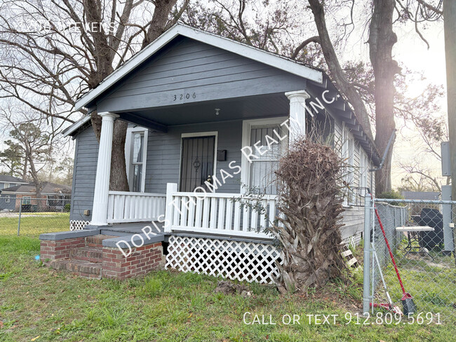 Building Photo - Nice Cottage Midtown Savannah