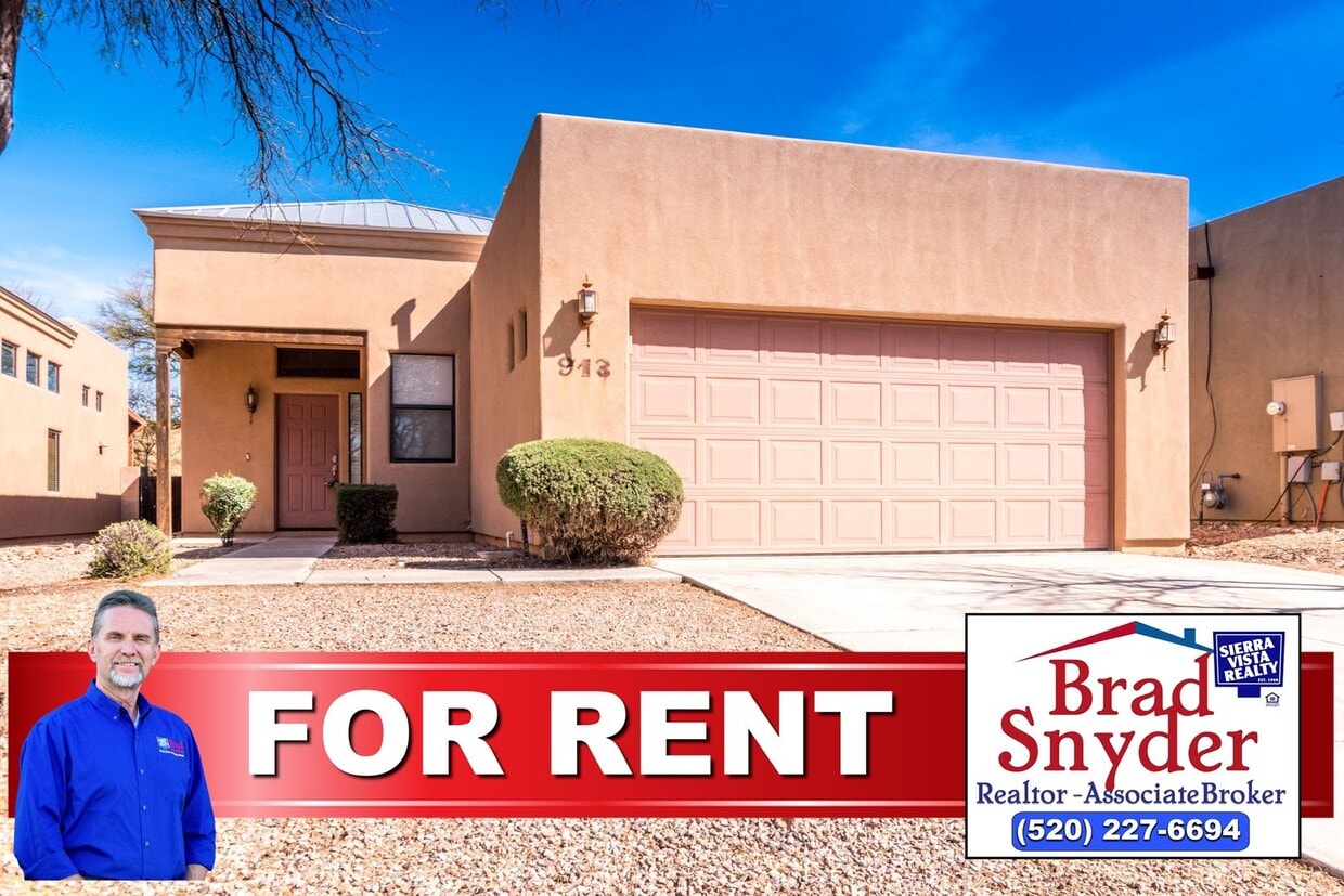 Primary Photo - 3 Bedroom, 2 Bath Sante Fe, 2 Car Garage, ...