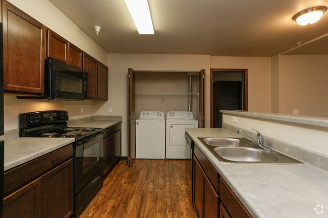 2BR, 2BA - 1,105 SF - Bel Cielo Apartments LLC - 96