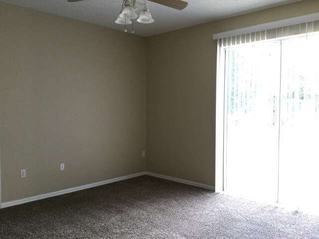 Building Photo - 647 Heraldo Ct