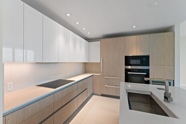 Foto del edificio - 3100 N Ocean Dr