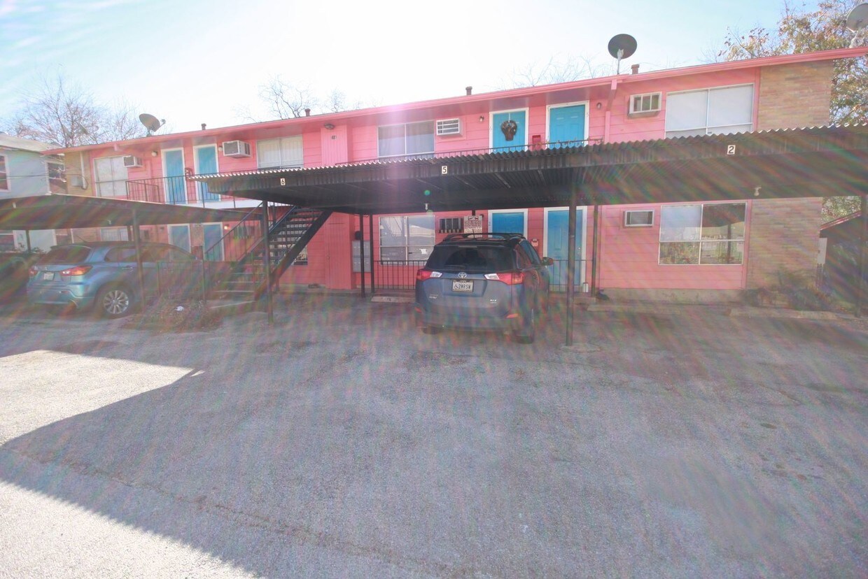 Foto del edificio - 114 Andrews St