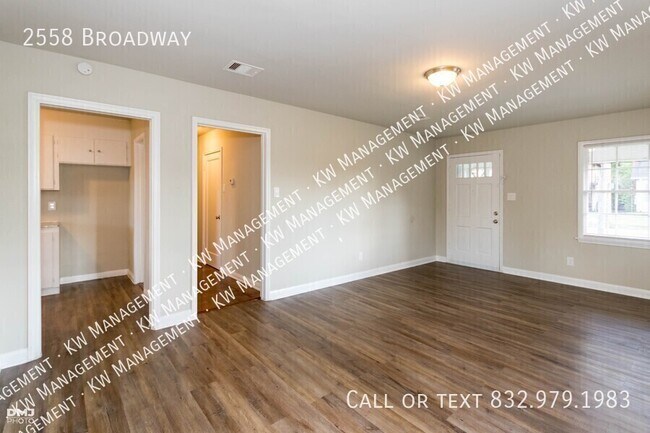 Foto del edificio - 2558 Broadway-