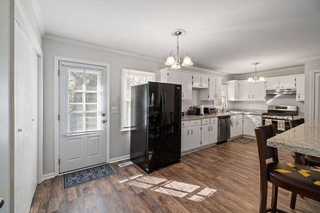 Building Photo - Rare Find: Ranch Home Nestled on a Delight...