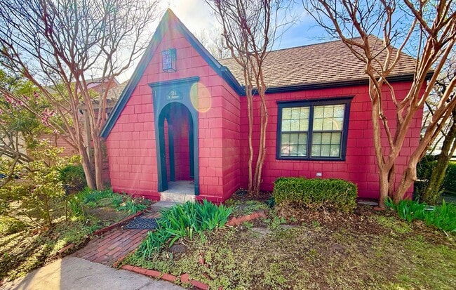 Building Photo - Unique & Remodeled!