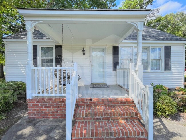 Building Photo - 1619 Laurel Ave
