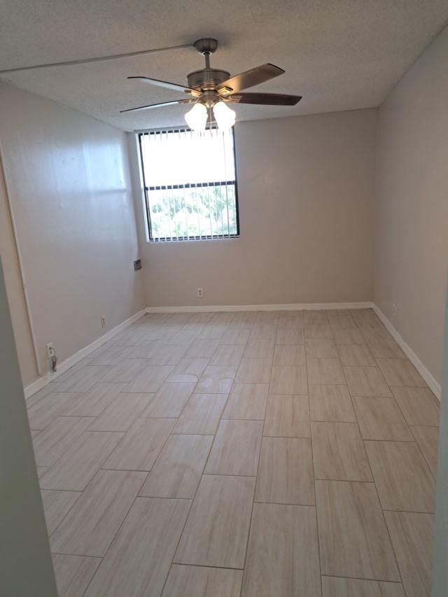 Foto del edificio - 2771 Riverside Dr