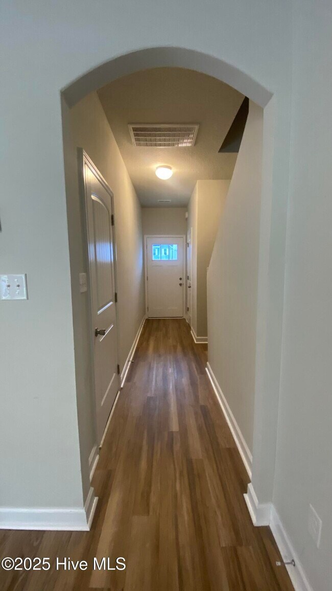 Foto del edificio - 304 Otis Cv Ln