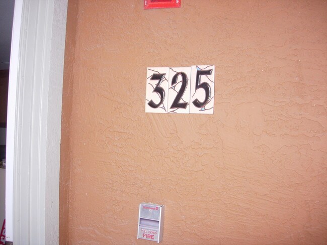 Foto del edificio - 4704 E Paradise Village Pkwy N