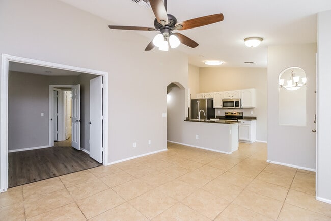 Foto del edificio - 882 E Taylor Trail