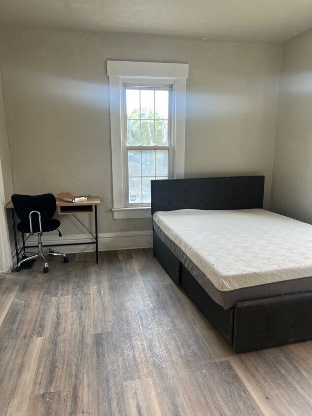 Foto principal - 481 Sherman St