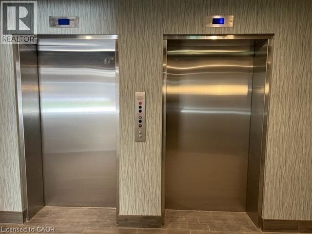 Building Photo - 450 Dundas St E