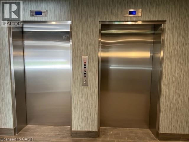 Photo du bâtiment - 450 Dundas St E