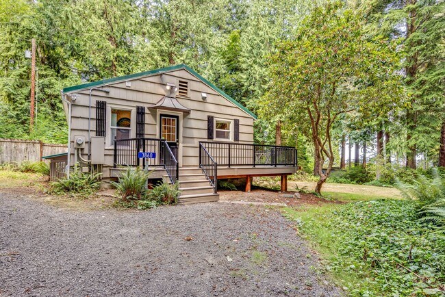 Foto del edificio - Charming 1-Bedroom Cottage Near Hood Canal...