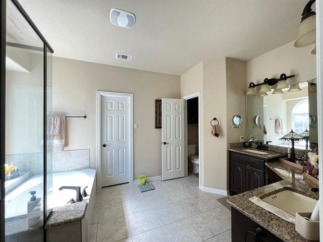 Building Photo - 14026 Paterno Dr
