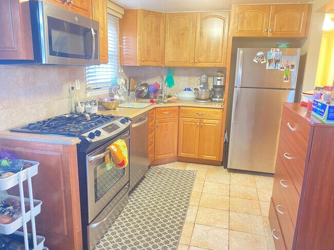 Foto del edificio - 1057 Lakeville Rd
