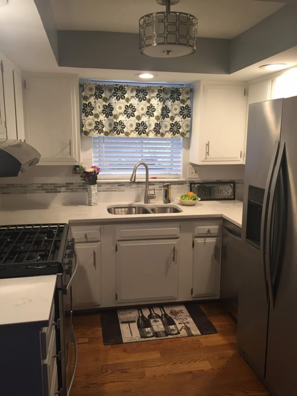 Building Photo - 6462 N Northwest Hwy