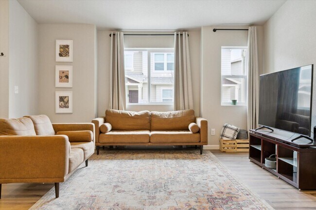 Foto del edificio - Charming Townhome in East Widefield!